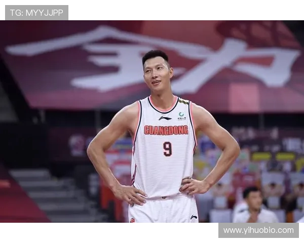 易建联：从篮球场上的传奇到社会责任的践行者，见证中国体育的辉煌与变革