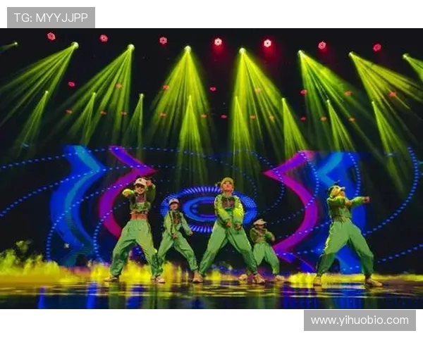 重庆街舞队荣登全国团队协作排行榜第十名展现出色实力与风采 重庆街舞队荣登全国团队协作排行榜第十名展现出色实力与风采